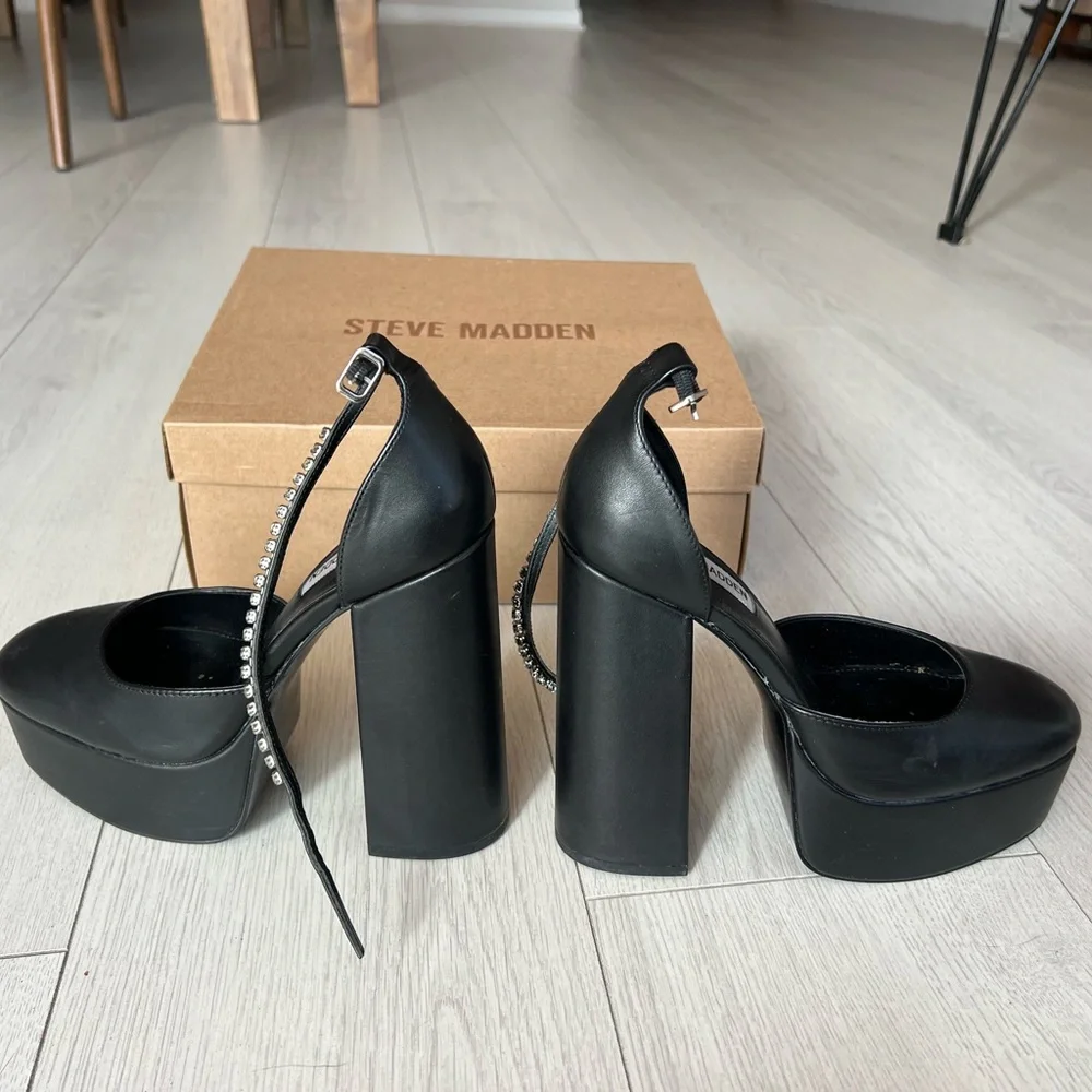 Steve Madden Black Leather Chunky Heels - Picture 1 of 14